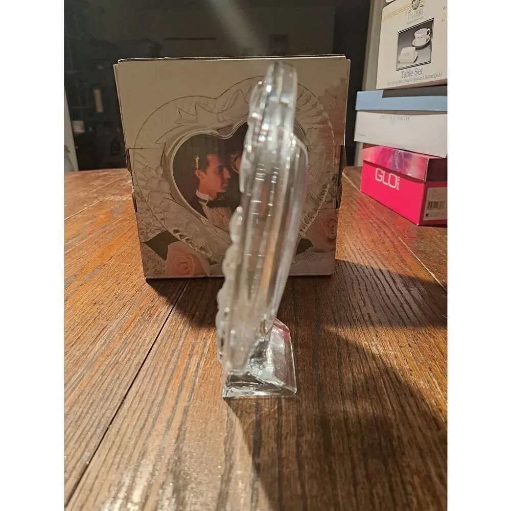 Vintage Home Beautiful Japan Heart Picture Frame Chiseled Heavy Glass Bow Flower